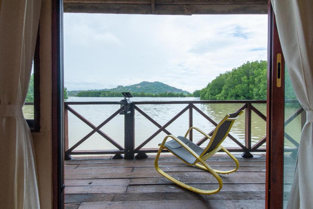 Gayang Friendly Water House Homestay Kota Kinabalu Esterno foto